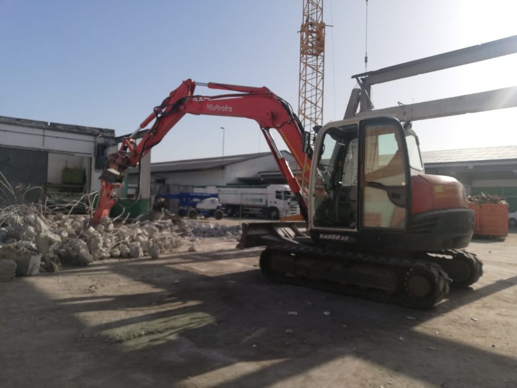 Kubota 8,5t Bagger mit Hydraulikhammer